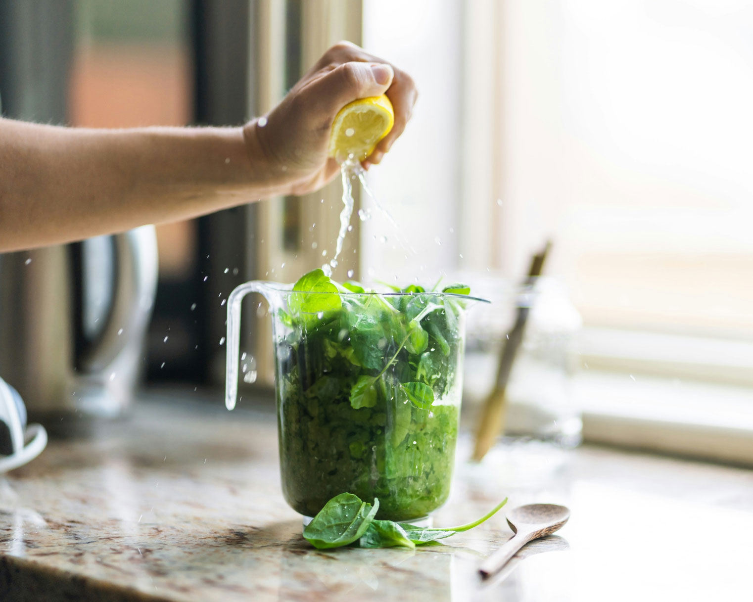 Your Guide to Countertop Blenders and Handheld Blenders - unsplash 3HE3B4r A08 REV - Eleven36 Blog