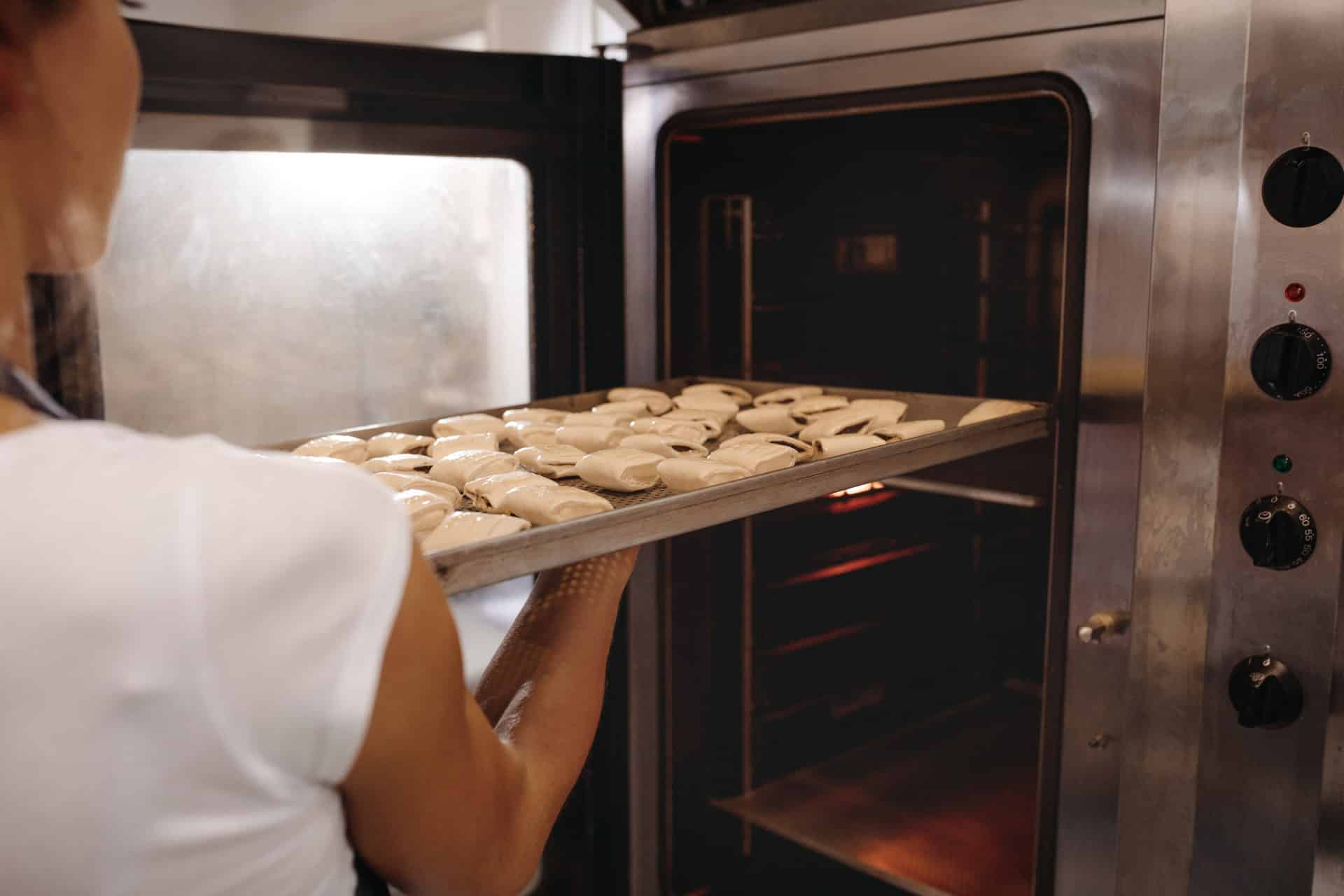 The Differences Between Conventional and Convection Ovens  - oven 3 - Eleven36 Blog